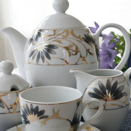 Service à thé en porcelaine fine blanche décorée Pétale Bleuté, art de la table et thé